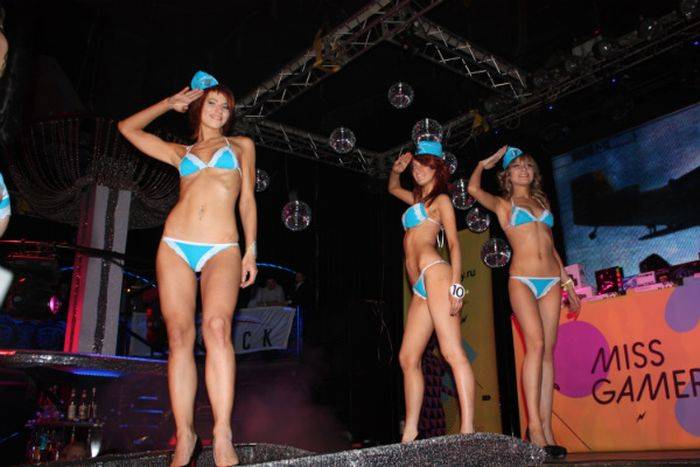 Девушки с конкурса Miss Gamer (23 фото)