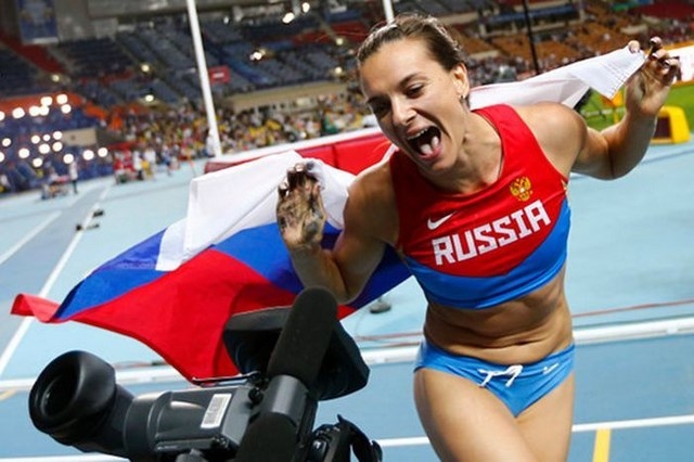 Привлекательная девушка и трехкратная чемпионка мира