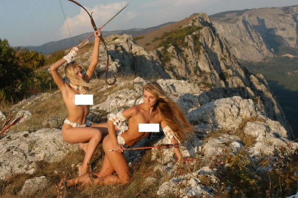 Две дикарки