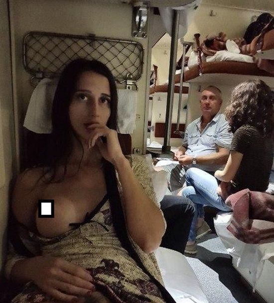 Поехала поездом!
