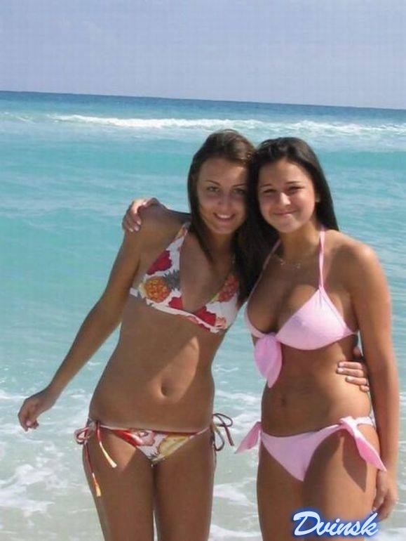 Симпатичные девушки с Фэйсбука (29 фото)