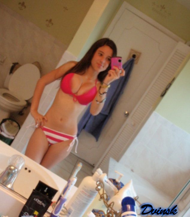 Красавица Angie Varona