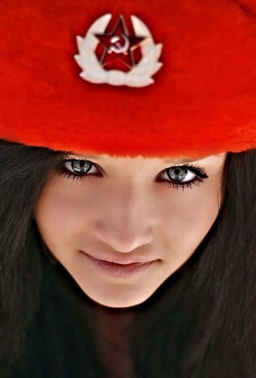 Симпатичные девушки (33 фото)